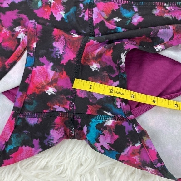 Lululemon Speed Short Mini Midnight Bloom Black Deep Fuschia / Black - Picture 2 of 6